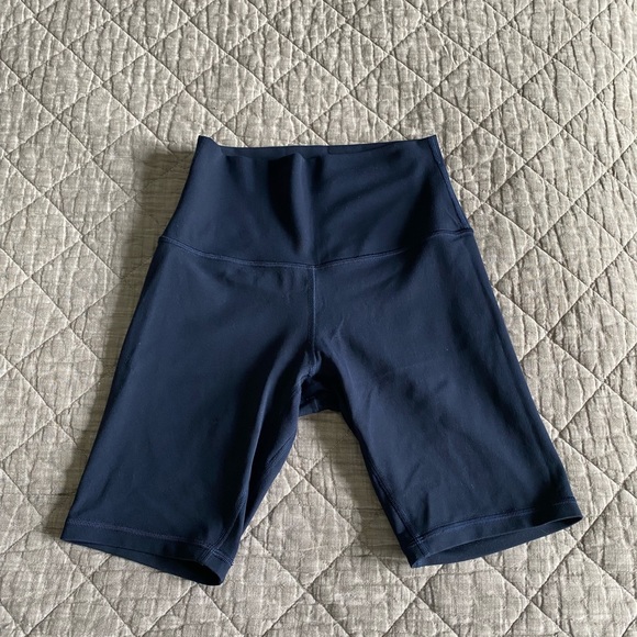 Lululemon Align High Rise Bike Shorts - Picture 4 of 4